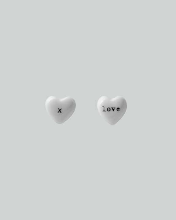 love ørestikker love black