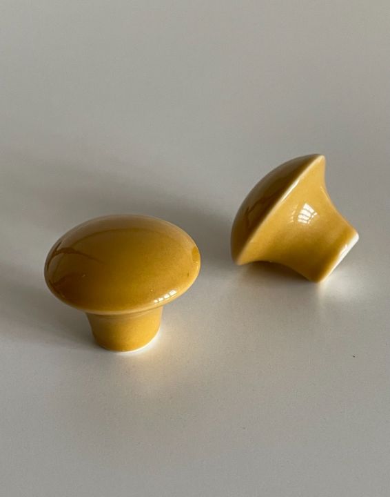 plain porcelænshåndtag og knager